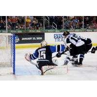 Utah Grizzlies look for a shot against the Wichita Thunder
