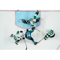 Texas Stars defend against the San Jose Barracuda