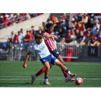 Liberman Torres of Atlético Ottawa (right)