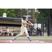 Mankato Habaneros take a big swing