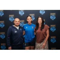 Olivia Mbala joins the Montreal Roses